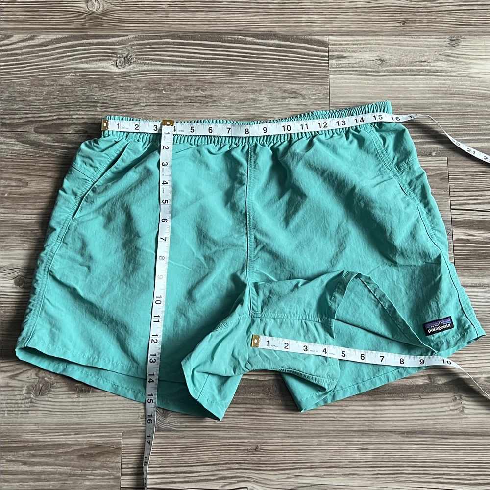 Patagonia Barely Baggies Shorts Blue/Green Elastic Waist 4.5” Inseam - Picture 9 of 9